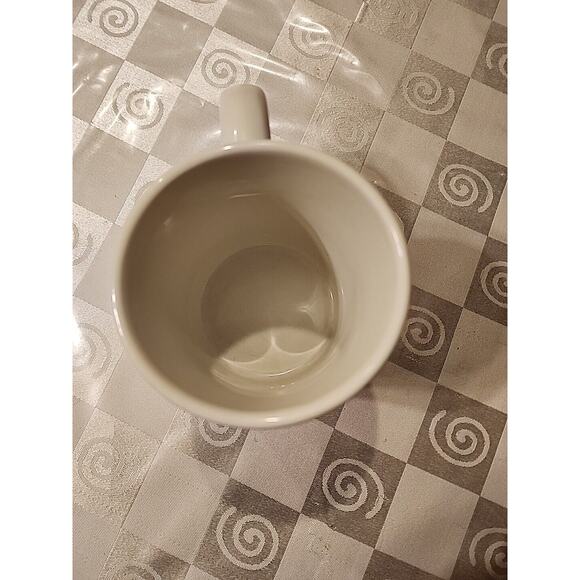 Exclusive Coffee Mug “Give Me Coffee And No One Gets Hurt" - Picture 7 of 8